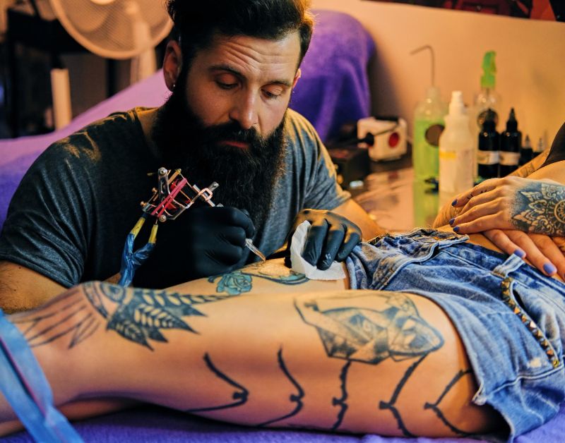 Ile kosztuje tatuaż? Cena w 2023 roku w Twoim mieście